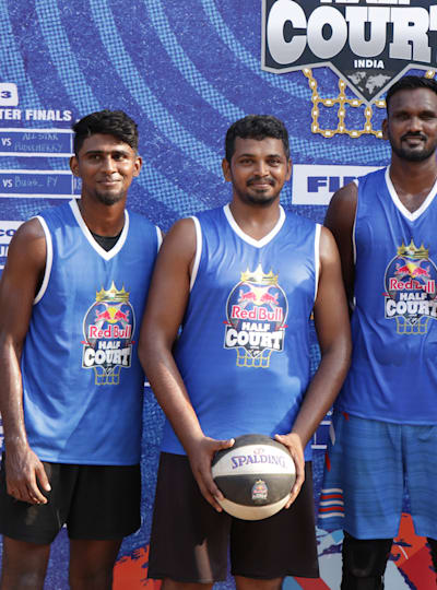 Phoenix in Red Bull Half Court: 3v3 basketball team