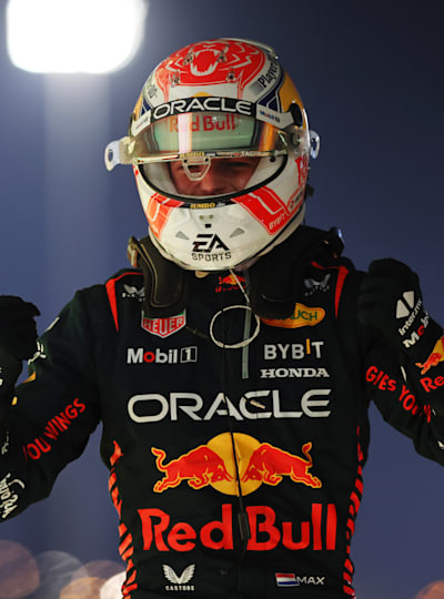 Le pilote Oracle Red Bull Racing, Max Verstappen célèbre sa victoire lors du Grand Prix de Bahreïn de Formule 1 2023.