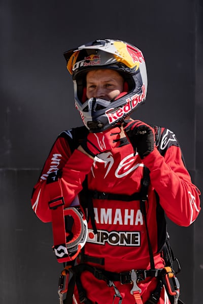 Tom Pagès pushed the limits of FMX for years on his own, constantly inventing new tricks. Then Tom wanted to innovate in a different way, and collectively.