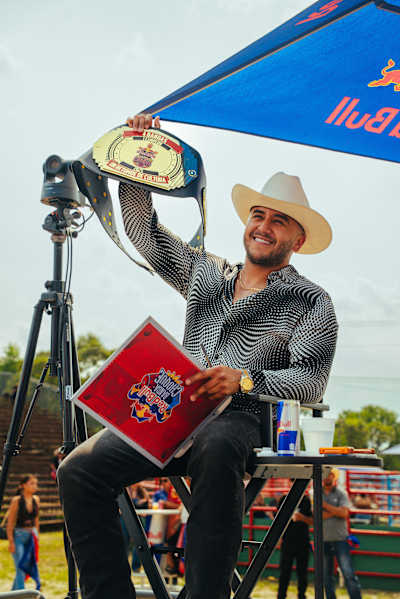 Héctor de La M joins the judges panel at Red Bull Banda Choque 2026