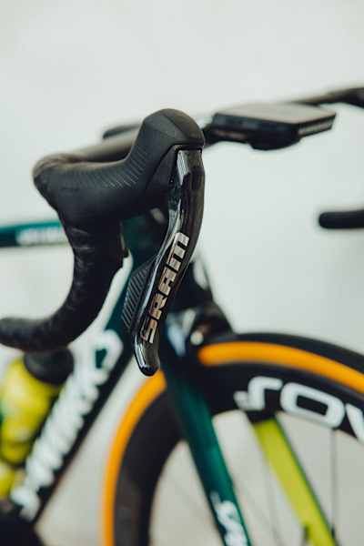 Effortless Performance: BORA - hansgrohe fährt mit SRAM RED AXS