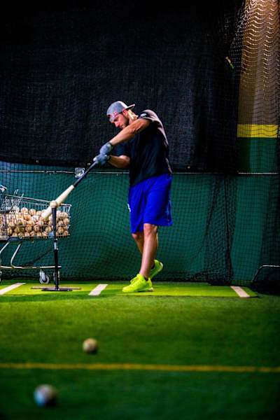 Kris Bryant gets his rips in the batting cage