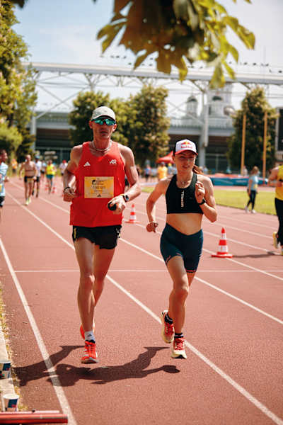 Alexandru Corneschi și Denisa Dragomir au alergat umăr la umăr
