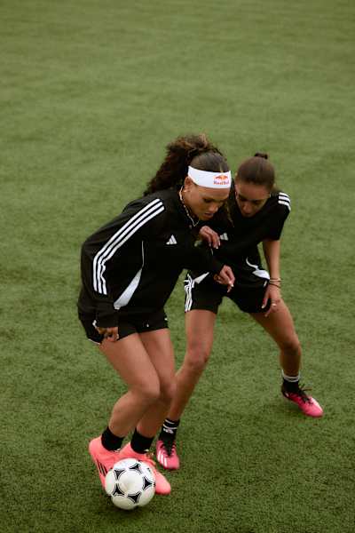 Trinity Rodman practicing partner drills