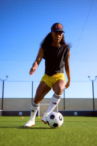 Jaedyn Shaw practicing inside-outside touches