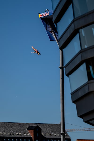 Rhiannan Iffland dives from the 21.5-metre platform