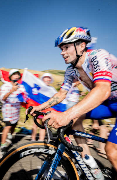Slovenian fans on the climb to Hautacam