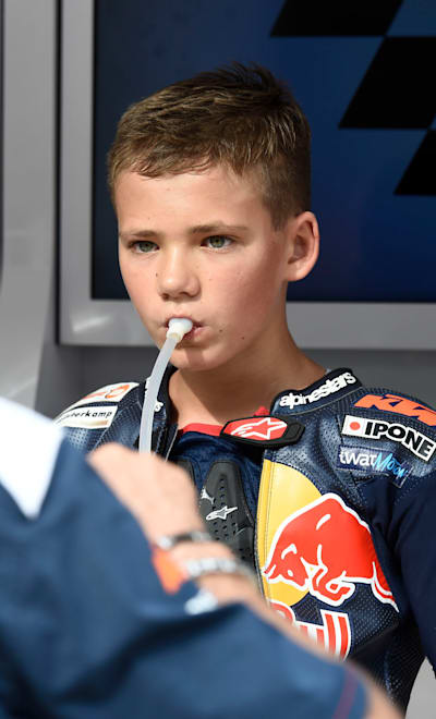 Zonta van den Goorbergh gets some advice from Gustl