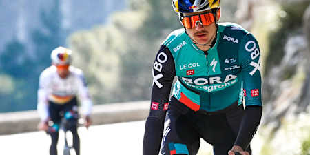 Radrennprofi Anton Palzer bei einem Anstieg.