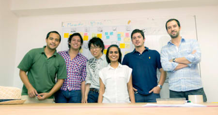 Komal Dadlani y equipo de Lab4u