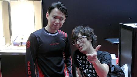 Mad Catz teammates Tokido (left) and Mago (right)