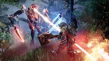 Unser Held im Kampf gegen einen Cyborg. The Surge 2 flechtet seine intensiven Kämpfe in eine abwechslungsreiche Welt ein.