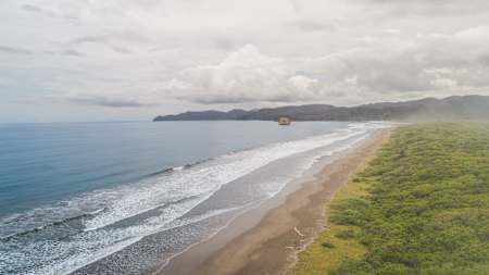 Playa Naranjo Roca Bruja