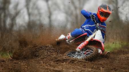 Diogo Moreira - Late in 2020 training on a sand MX circuit