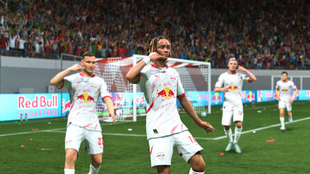 Xavi Simons jubelt mit David Raum in FC 25.