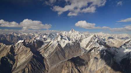 Cumulusy nad Karakorum