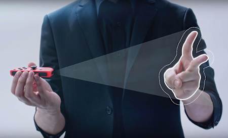 Die Infrarot-Kamera kann u.a. Handgesten erkennen