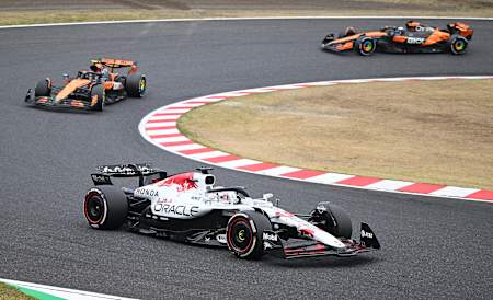 Majster sveta Max Verstappen na okruhu v Suzuke, apríl 2025, Japonsko. 