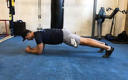Half Plank in palestra.