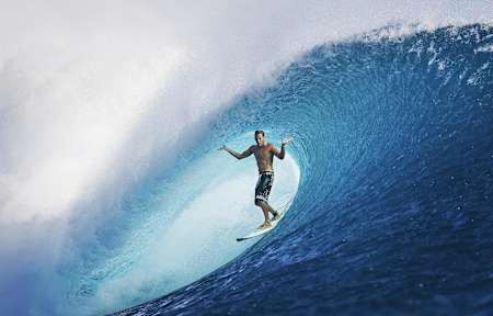 Andy Irons owning Cloudbreak