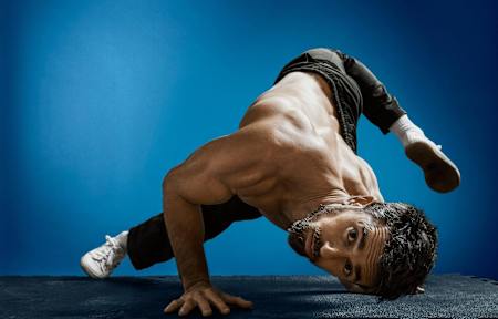 „Ich kann dir 15 verschiedene Arten beibringen, über den Boden zu rollen.“