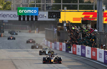 레이스 중에는 오히려 통신 내용이 제한됩니다.