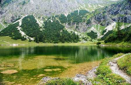 Smaragdgrünes Wasser: Der Gaisalpsee.