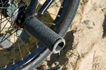 Close up of the Demolition Dumbchuck pegs on Matthias Dandios's Haro SD2V bike