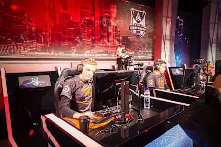 Lauri "Cyanide" Happonen stressed at Worlds. Lauri "Cyanide" Happonen stressed at Worlds.