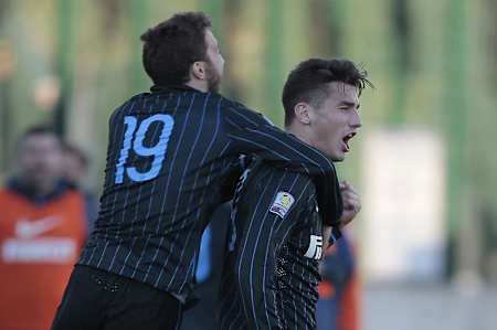 Federico Bonazzoli esulta dopo un gol