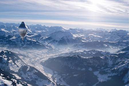 Bertrand Piccard et Brian Jones ont fait le tour du monde avec le Breitling Orbiter 3