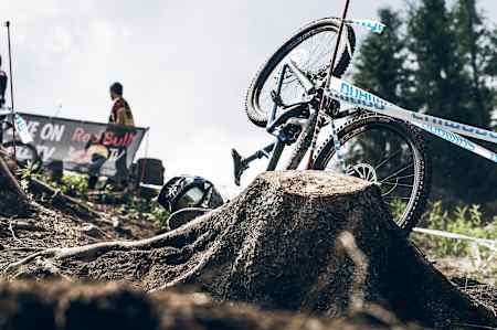 Innes Graham of MS Racing Mondraker at Leogng 2015