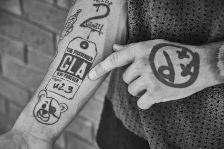 Wohlverdientes Ink von seinem eigenen BMX Rahmen