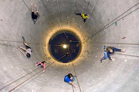 Nejlepší lezecké stěny světa - Indoor trochu netradičně - uvnitř sila