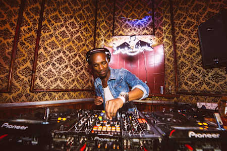 DJ Lag se produira au Confort Moderne à Poitiers pour le Red Bull Music Tour 2018 en France.