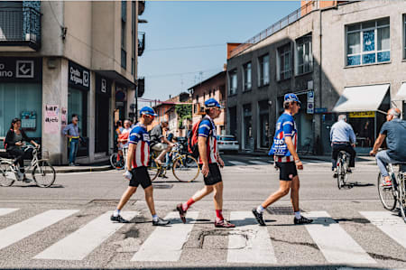 A crosswalk moment in Giro d'Italia 