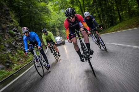 Hugh Aubrey , Edward Ayres , Adam Pelczar i Anatol Friedl podczas Red Bull Junior Brothers Performance Camp w Austrii