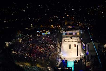 Widok na stadion pod skocznią Bergisel w Innsbrucku - rekordy skoczni narciarskich