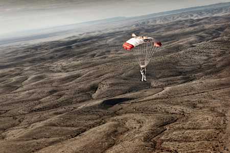 Felix Baumgartner descends to the desert