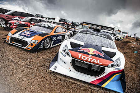 La 208 T16 Pikes Peak et le Hyundai Genesis PM580T