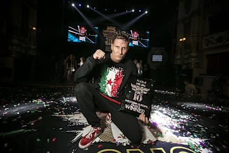 B-Boy Froz in posa per la vittoria: la Korea è sua