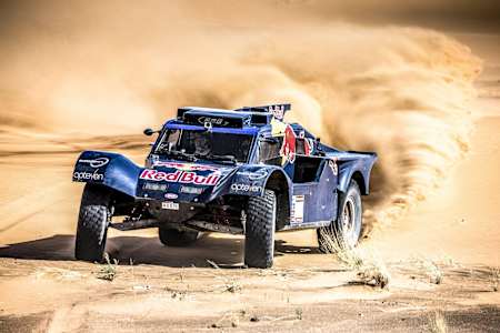 Timo Gottschalk und Carlos Sainz testen den SMG Buggy, den sie bei der Rallye Dakar 2014 fahren werden.