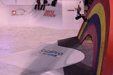 Leticia Bufoni, Frontside Wallride