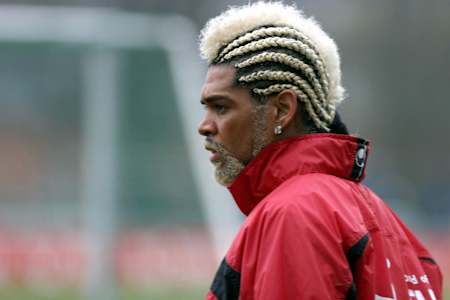 Xavier her zamanki stilini bir adım ileri götürmüş