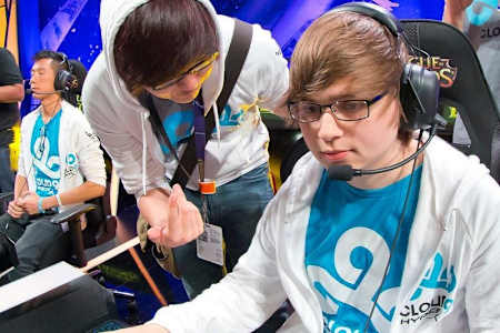 C9's Sneaky prepares for the finals.