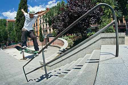 Diego Cano - Frontside bluntslide