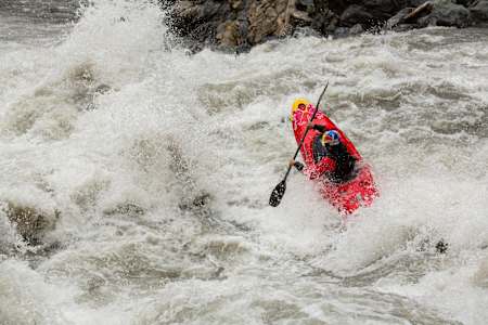 Dans les rapides de la rivière Stikine