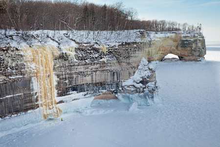 Big ice on a big lake 