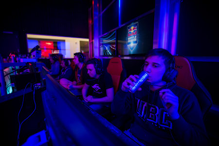 Team Secret preps for a match at Battle Grounds.