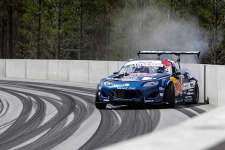 Kissing the wall at Highlands Motorsport Park